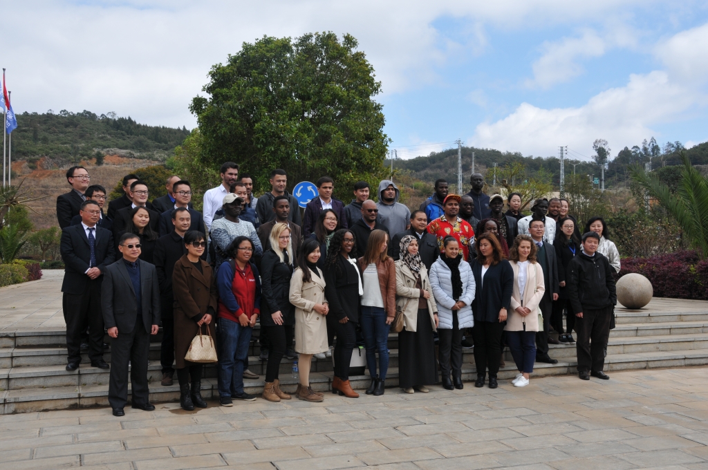 ӭ�������� ������Ӫҵ��ƪ�¡������ϲƾ���ѧ���ʹ���ѧԺ�����ѧ������˾���п����