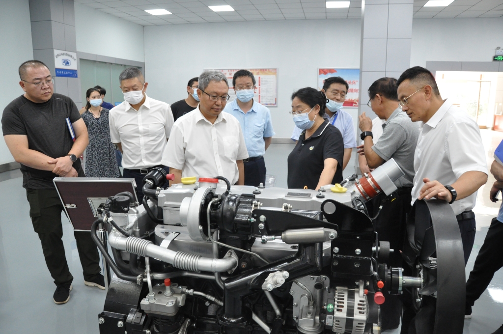 �����и߶�װ�����������칤ҵ����Ҫ�򵼵�������������չ����